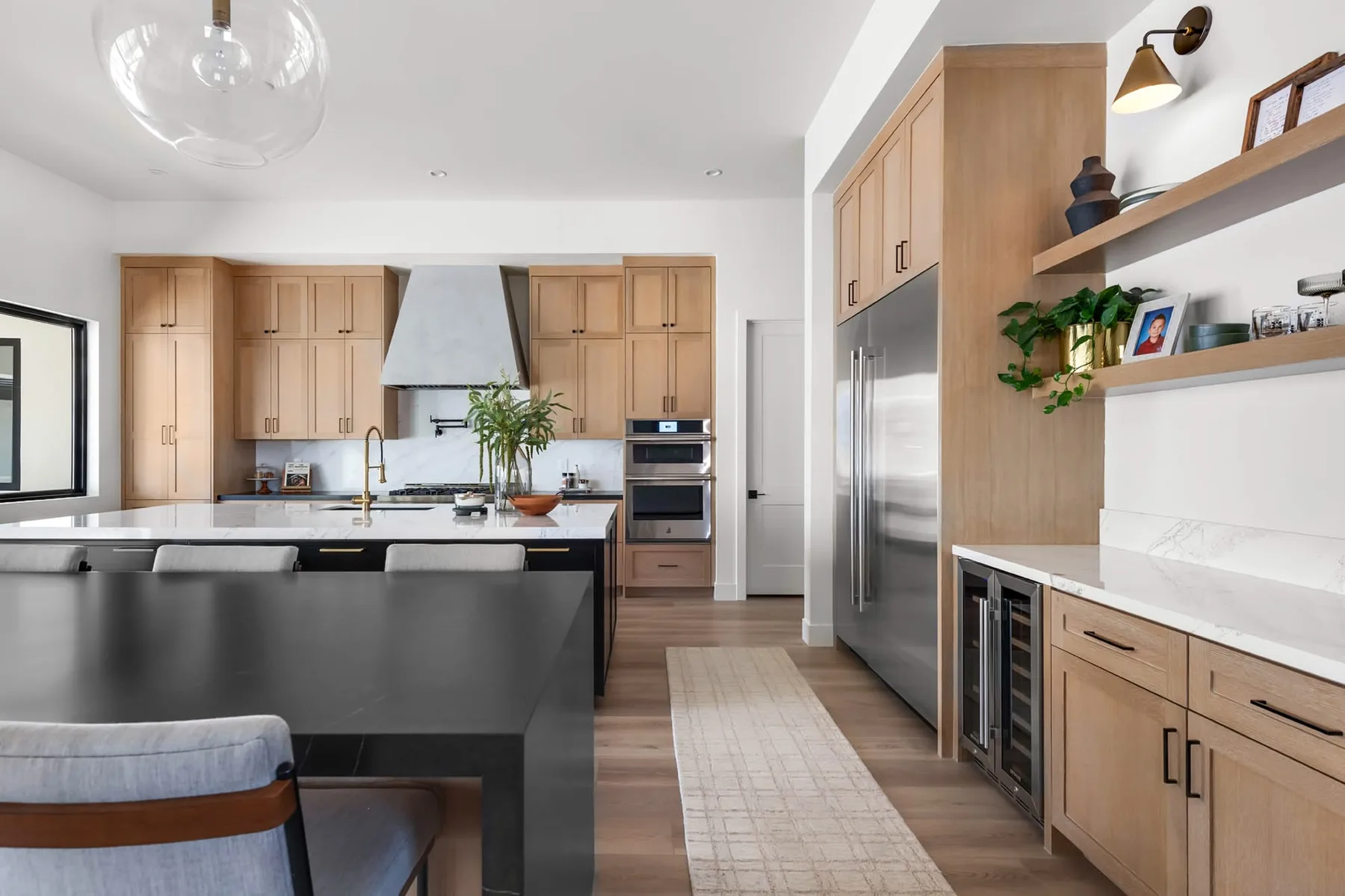 Custom cabinets in Queensridge, Las Vegas by Peterson Cabinet Works kitchen Custom cabinets in Queensridge, Las Vegas by Peterson Cabinet Works kitchen