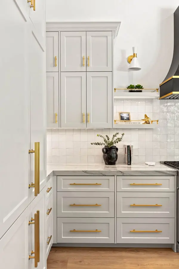 Isleworth Emtec cabinet pulls gosimer vail cabinets