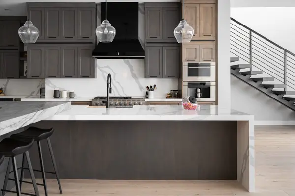The Columbia custom cabinetry by Peterson Cabinet Works, photo 25