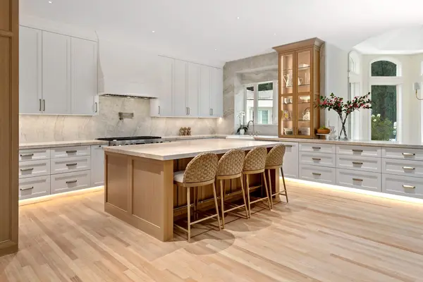 The Eagle custom cabinetry by Peterson Cabinet Works, photo 4