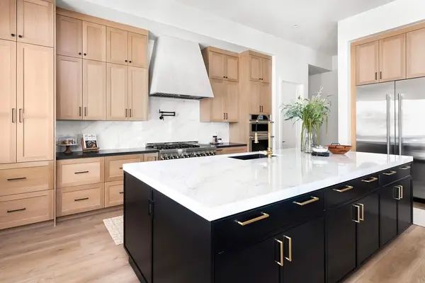 The Helena custom cabinetry by Peterson Cabinet Works, photo 3