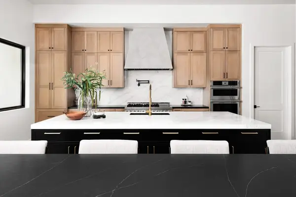 The Helena custom cabinetry by Peterson Cabinet Works, photo 6
