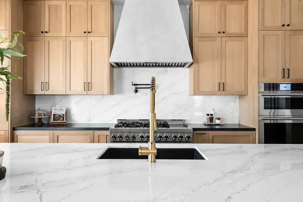 The Helena custom cabinetry by Peterson Cabinet Works, photo 7