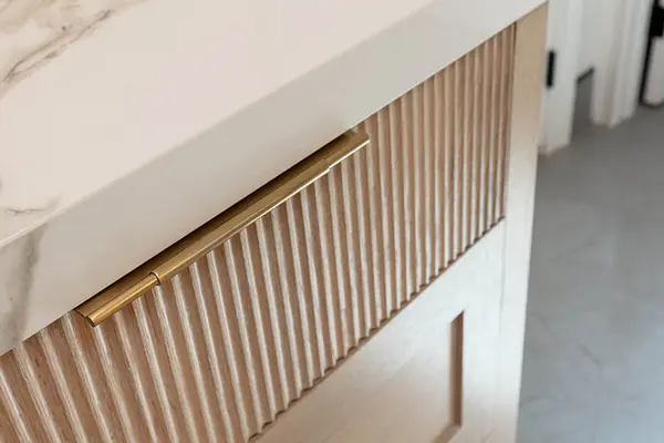 Villaforte oak Reeded drawer fronts