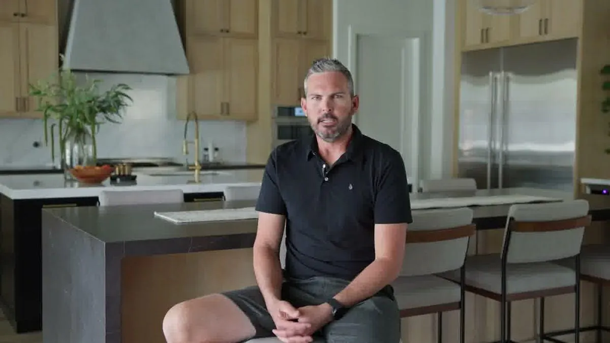 Helena Avenue homeowner describing daily communication from his Las Vegas cabinet team